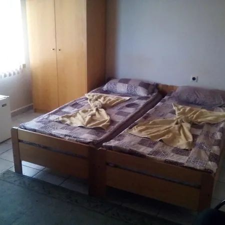 Hotel Famili Barba Yani