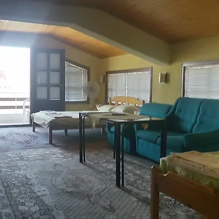 Famili Barba Yani ゴールデンサンド