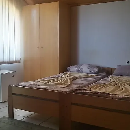 Famili Barba Yani ホテル *