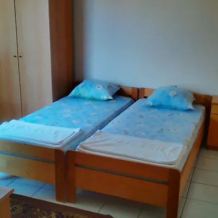 Famili Barba Yani ホテル *