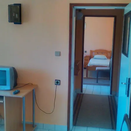 Famili Barba Yani ホテル