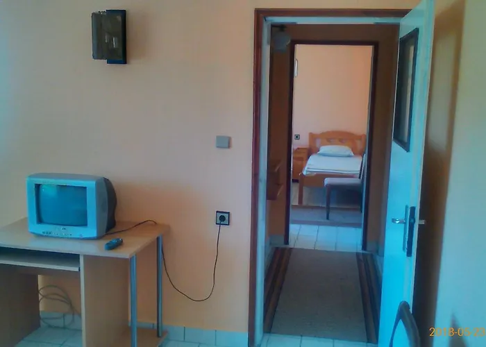 Famili Barba Yani Hotel